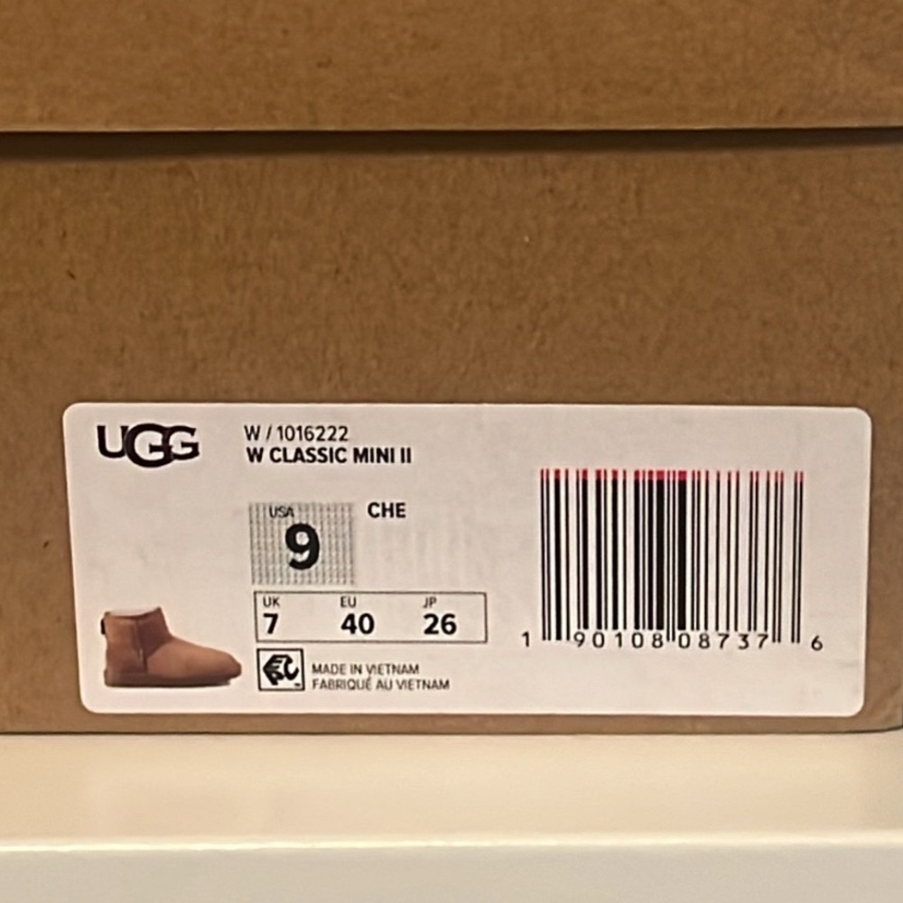Ugg Classic Mini II Women’s Size 9